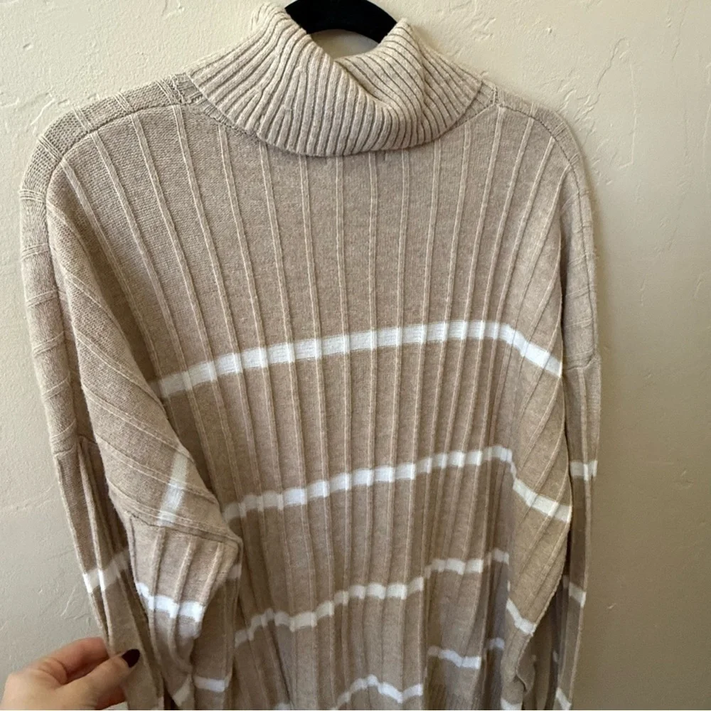 Calvin Klein Beige White Striped Turtleneck Sweater Ribbed Cozy Size L